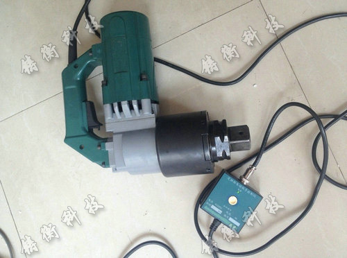 電動(dòng)扭矩扳手圖片