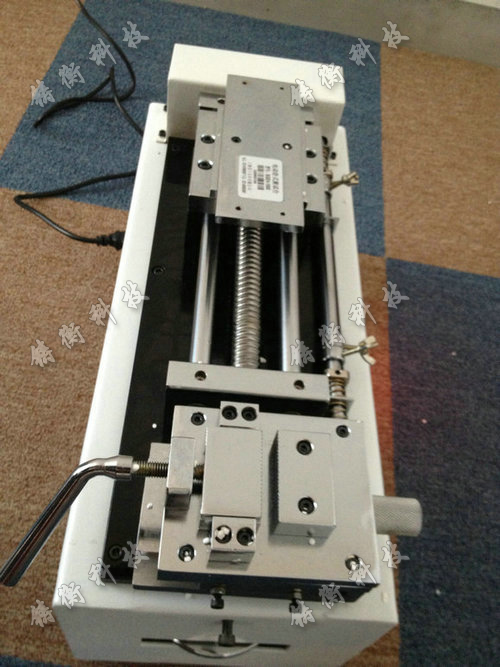 電動(dòng)臥式拉力試驗(yàn)機(jī)圖片